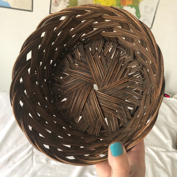 Vintage Set of Two Round Wicker Baskets 7 Inches - Picture 4 of 9